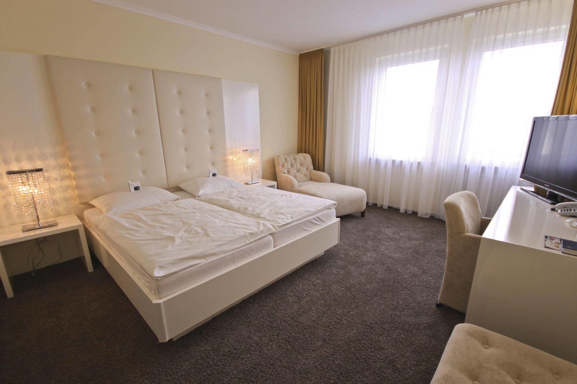 Hotel-Restaurant Zur Krone Löhnberg Rom bilde