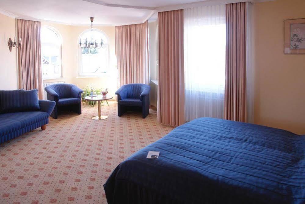Hotel-Restaurant Zur Krone Löhnberg Eksteriør bilde